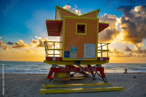 lifeguard tower at sunset © Marcin