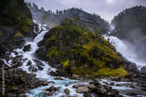 Zwillingswasserfall Låtefossen, Hordaland, Norwegen