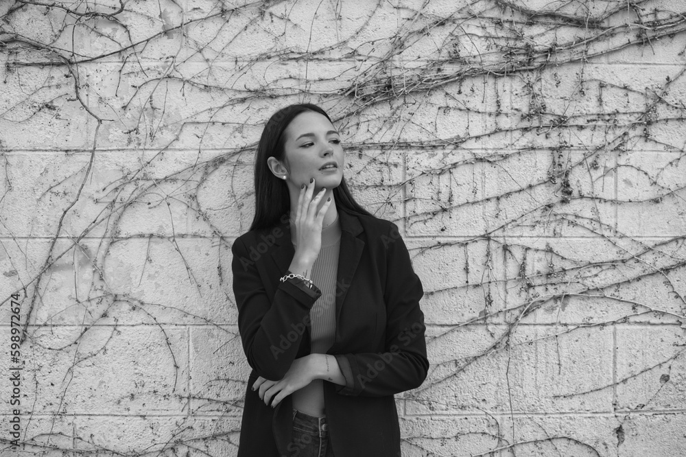 womens black and white reacts