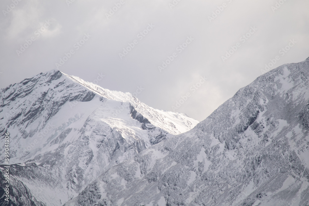 Obraz premium Montañas nevadas en Ushuaia. Tierra del Fuego. Argentina
