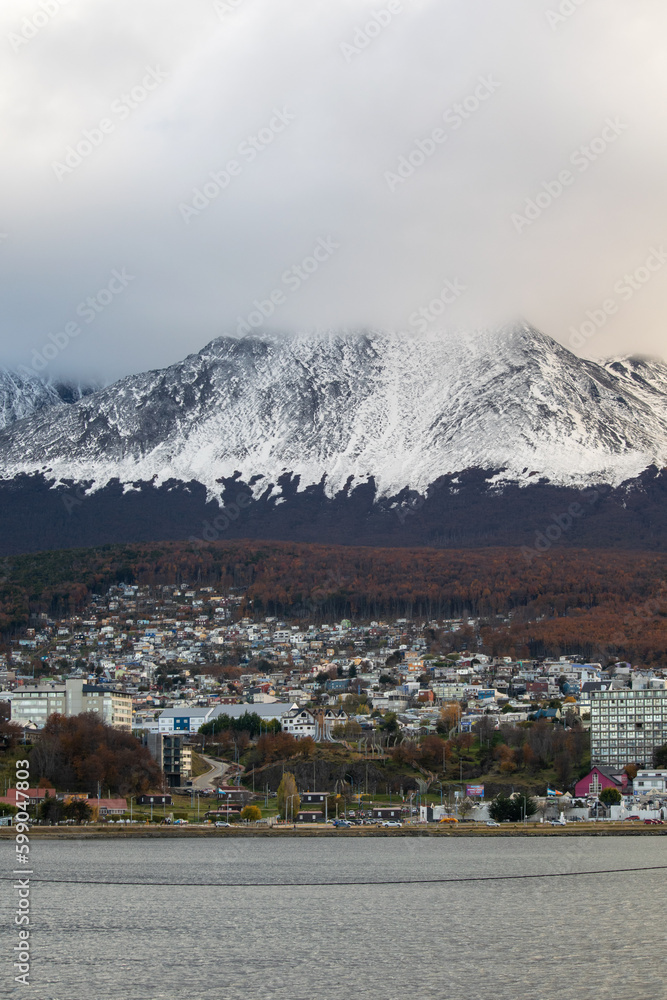 Paisaje de la ciudad de Ushuaia, Tierra del Fuego, Argentina