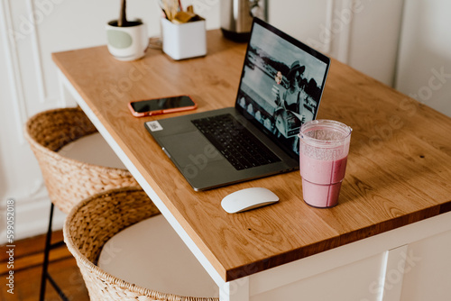 working space work from home laptop apple magic mouse interior design cozy inspirational pinterest