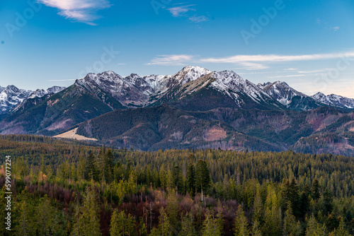 Fototapeta Naklejka Na Ścianę i Meble -  Poranek pod Tatrami. Morning under the Tatras.