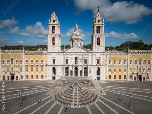 Tableau sur toile Beautiful view to old historic National Palace and Monastery building