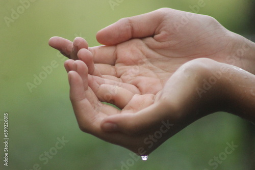 raise hands in prayer