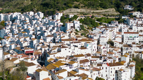 Municipio de Casares uno de los pueblos blancos de la provincia de Málaga, Andalucía © Antonio ciero