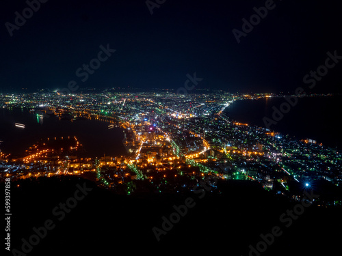 函館山から写した函館の夜景（北海道函館市） © 鞘貴 本真