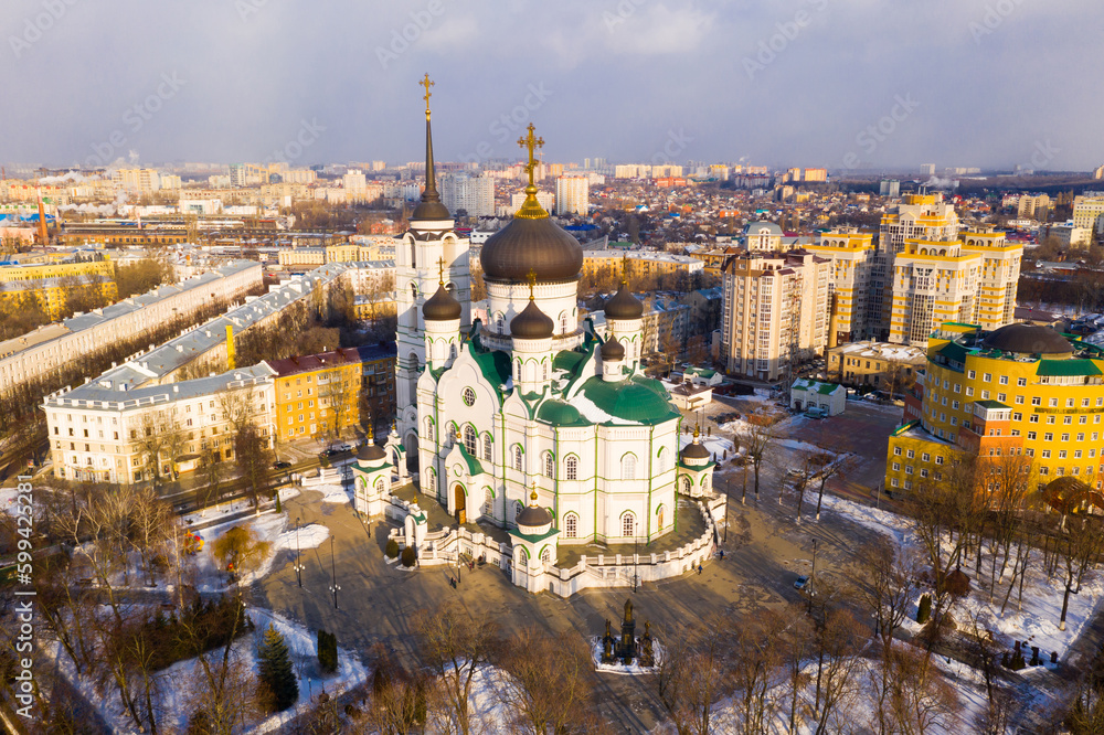 Obraz premium Aerial view of majestic building of Annunciation Cathedral, temple of Russian Orthodox Church in Voronezh on winter day
