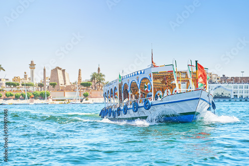 Cuadro en lienzo Trip boat on Nile river in Luxor Egypt
