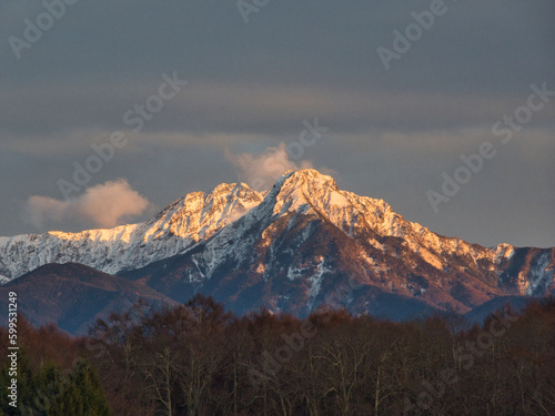 山, 雪, 風景, 山, 空, 自然, 冬, 旅行, アルプス山脈, 夕焼け, 頂点, 雲, 日の出, 全景, 景色, 頂点, 太陽, 高い, ヒル, ヒマラヤ山脈, 雲, 岩, 低地, こおり, アルパイン