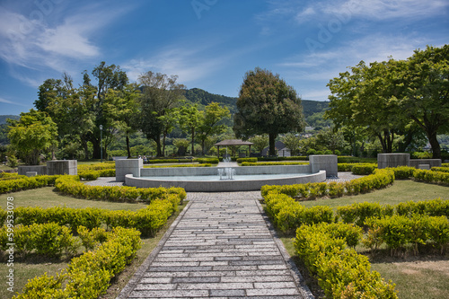 庭, 公園, 木, パス, 草, 自然, 風景, 木, 空, サマータイム, 建築, 植える, あばたのある, 花, シティ, 芝, ガーデニング, 旅行, 花, 道, 散歩道, アウトドア, 植える