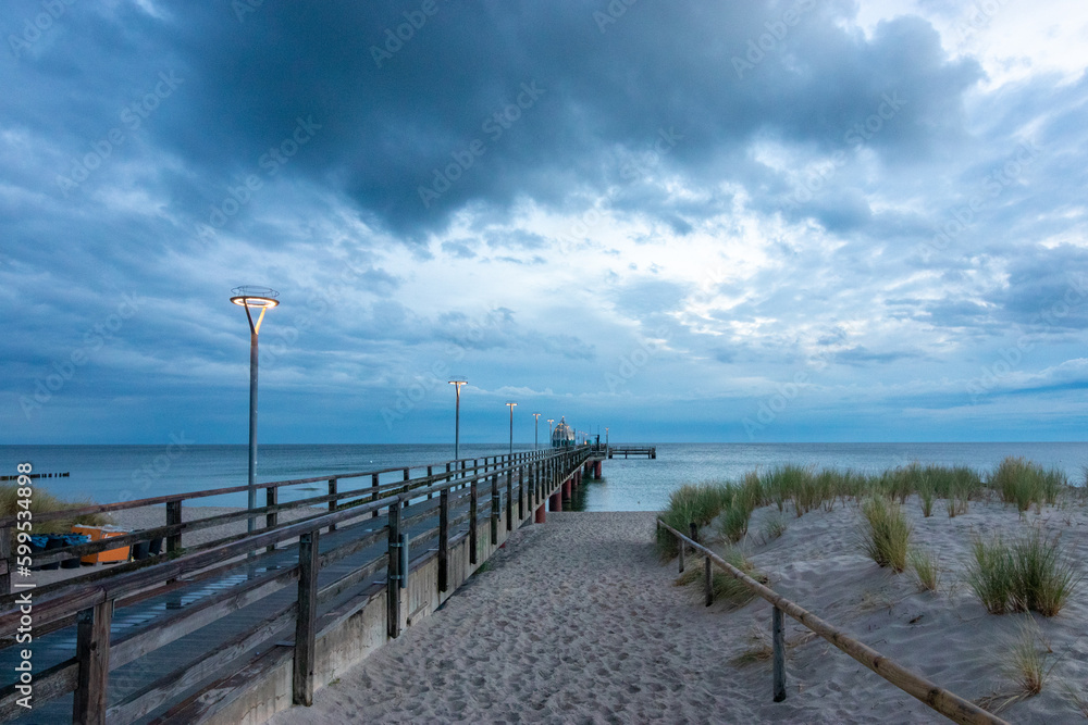 Abends an der Zingster Seebrücke.