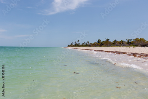 Fototapeta Naklejka Na Ścianę i Meble -  Paradise Remote beach cabo catoche with turquoise water