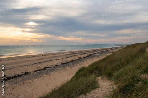 Coucher de soleil sur la plage de Portbail, Cotentin, Normandie, France