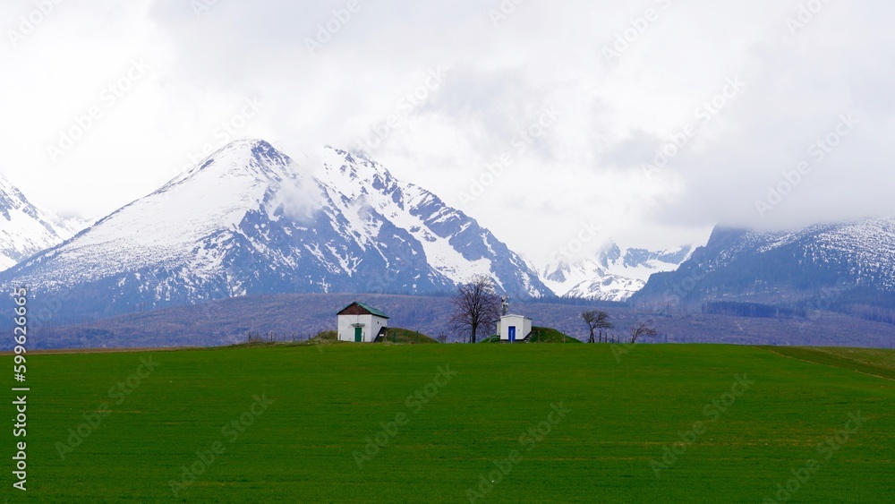 Góry w śniegu, zakopane tatry, tatrzański park narodowy, tatry słowackie