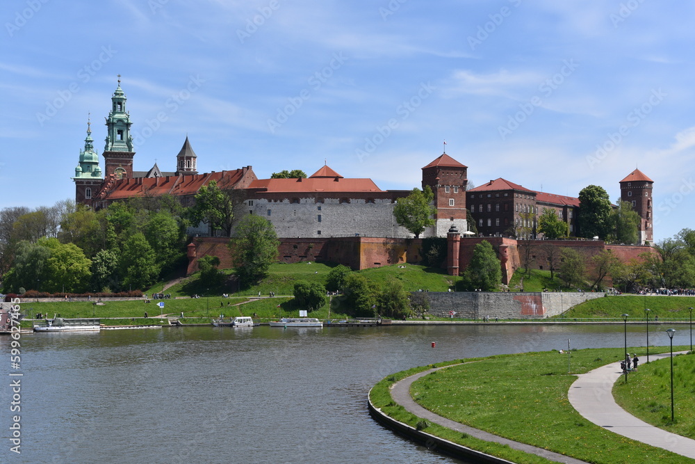 Zamek Królewski na Wawelu, Kraków, miasto turystyczne - obrazy, fototapety, plakaty 