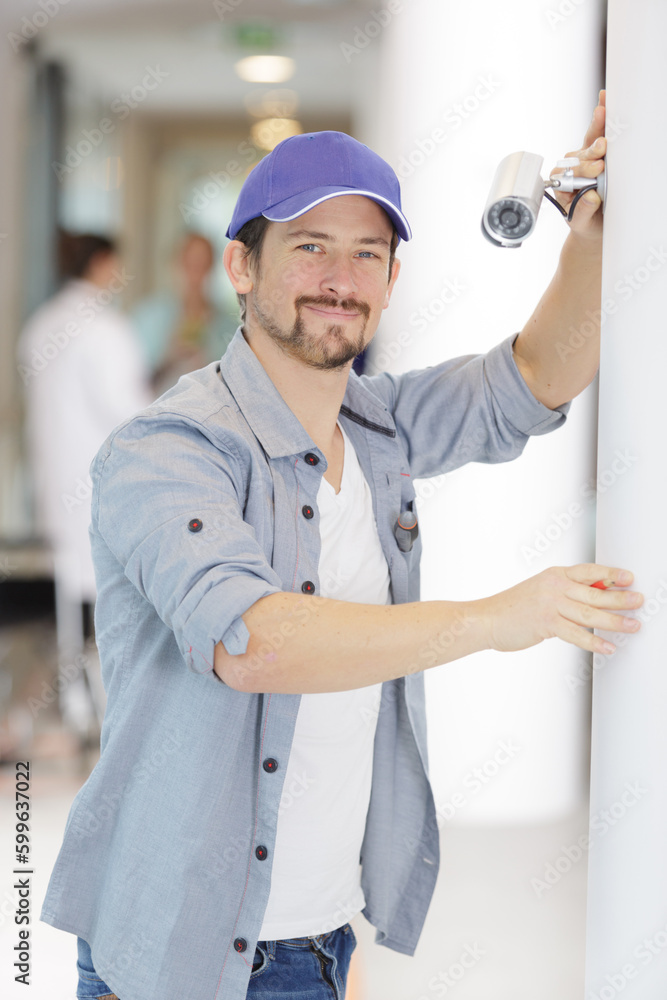 a professional cctv technician working a professional cctv technician working