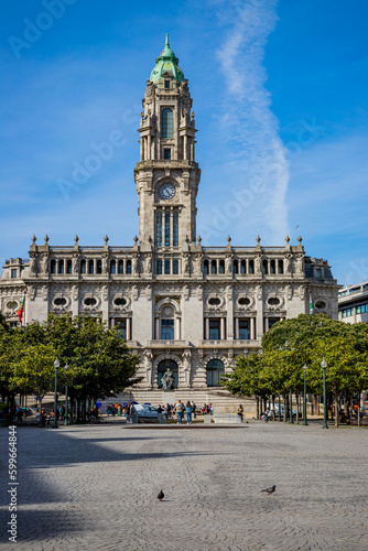Hôtel de ville de Porto sur la Place de la Liberté 