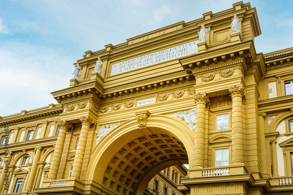 Obraz premium The Piazza della Repubblica in Florence - main square, city center. The triumphal arch the Arcone with details of the exterior. Tuscany, Italy. 