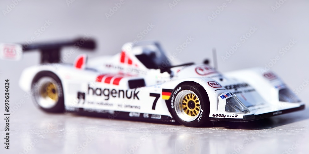 Twr Aut Model Foto de Remote-controlled model of a Porsche TWR 1.18 Spark Joest WSC ...