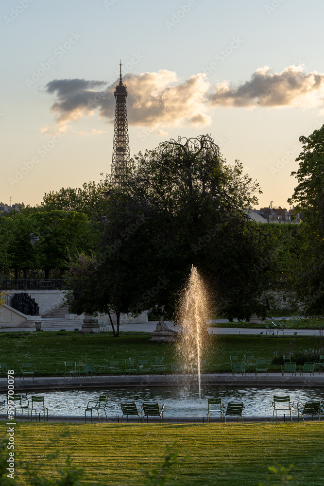 Obraz premium eiffel tower city