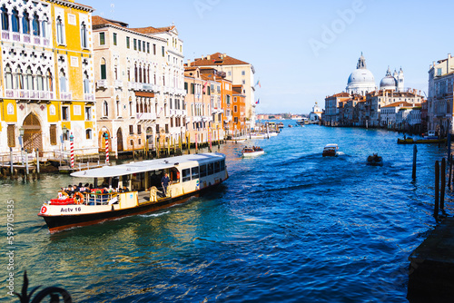 Boats on Venice canal sunny day © Ruben