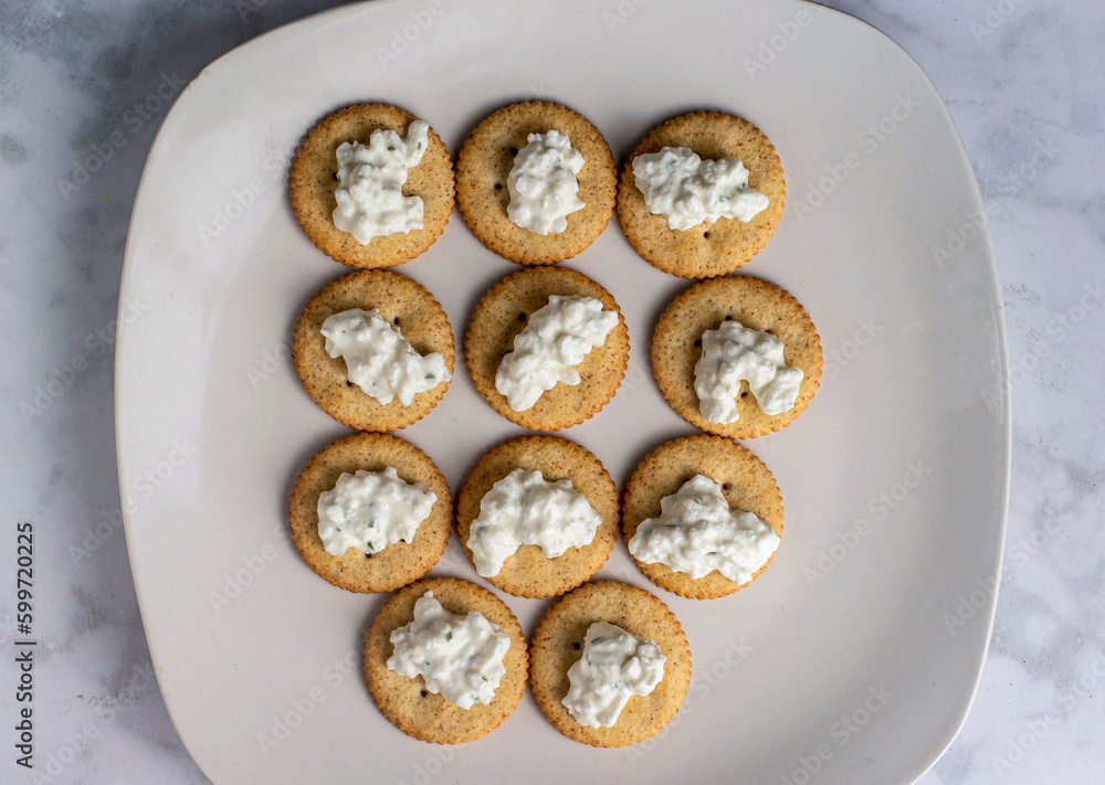 golden crackers top with cream cheese golden crackers top with cream cheese