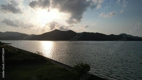 Wallpaper Mural 山陰海岸国立公園　田園風景と綺麗な夕景　ドローン空撮 Torontodigital.ca