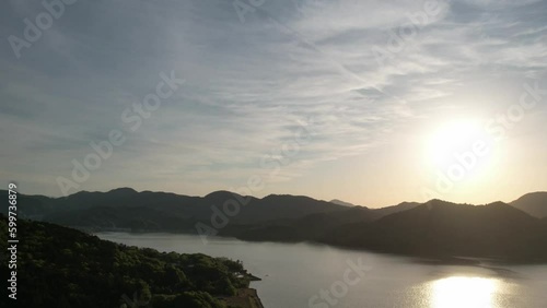 Wallpaper Mural 山陰海岸国立公園　久美浜湾の綺麗な夕景と流れる雲　ドローンタイムラプス撮影 Torontodigital.ca