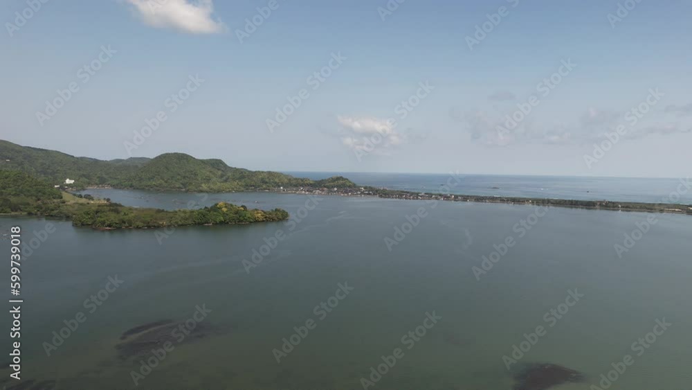地球の様な球体に変化する不思議な映像 山陰海岸国立公園久美浜湾 ドローンクイック撮影 地球の様な球体に変化する不思議な映像 山陰海岸国立公園久美浜湾 ドローンクイック撮影