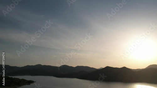 Wallpaper Mural 山陰海岸国立公園　久美浜湾の綺麗な夕景と流れる雲　ドローンタイムラプス撮影 Torontodigital.ca