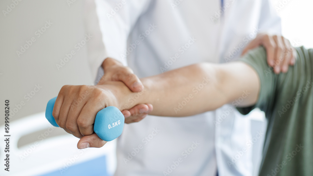 Parkinson's disease patients, hand pain, knee pain, arthritis, or taking care of your mental health with a senior doctor Parkinson's disease patients, hand pain, knee pain, arthritis, or taking care of your mental health with a senior doctor