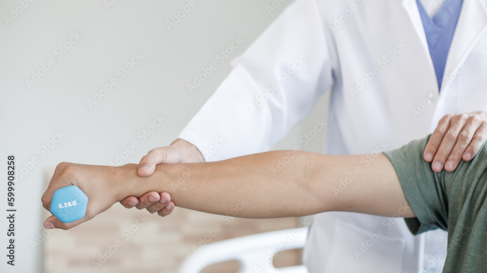 Parkinson's disease patients, hand pain, knee pain, arthritis, or taking care of your mental health with a senior doctor Parkinson's disease patients, hand pain, knee pain, arthritis, or taking care of your mental health with a senior doctor