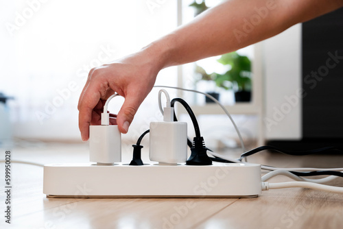 Multiple socket with plugs, energy efficiency