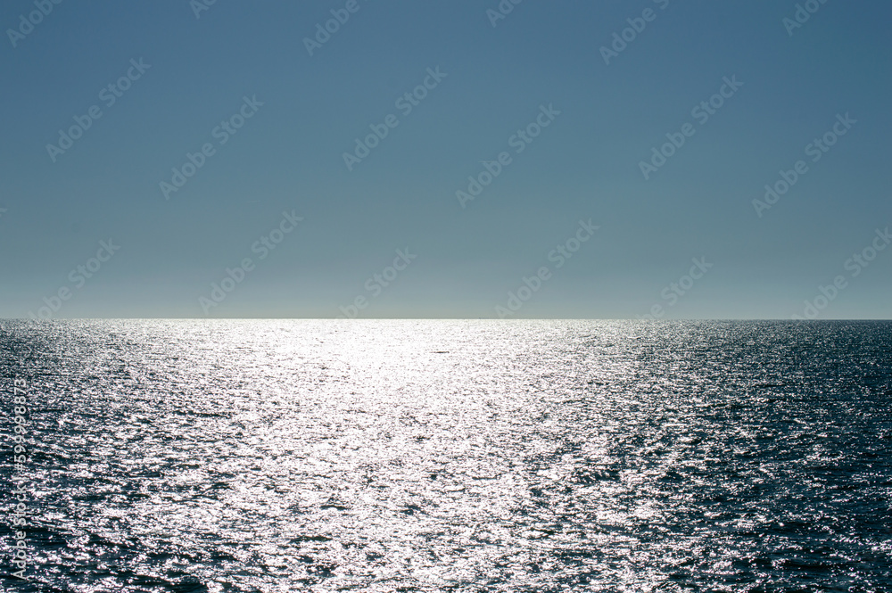 Fototapeta premium Sun shining over Atlantic ocean