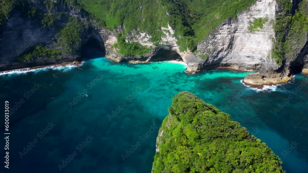 Kelingking beach. Kelingking Beach is the top destiantions on Nusa Penida Island. However visiting Kelingking viewpoint is one of the most famous things to do in Bali. Kelingking beach. Kelingking Beach is the top destiantions on Nusa Penida Island. However visiting Kelingking viewpoint is one of the most famous things to do in Bali.