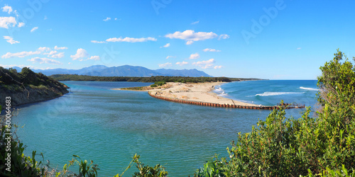 The mouth of the Diane pond is located at the Mare e Stagnu beach in Aléria, Corsica, nicknamed the island of Beauty. There is also the Diane tower which offers a magnificent panorama over the pond