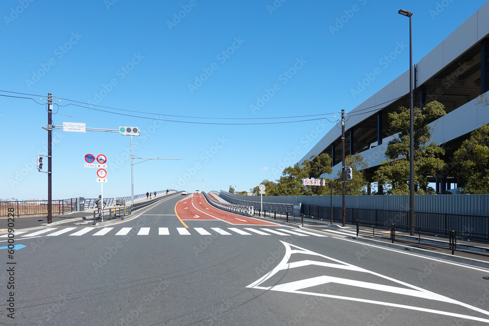 川崎と羽田空港を結ぶ多摩川スカイブリッジ