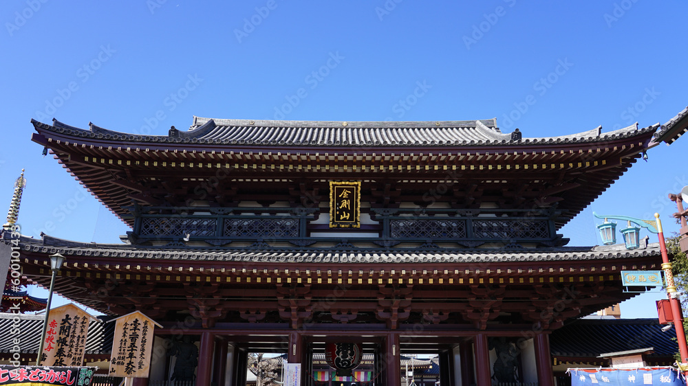 Fototapeta premium 川崎大師こと平間寺の大山門（神奈川県川崎市川崎区）