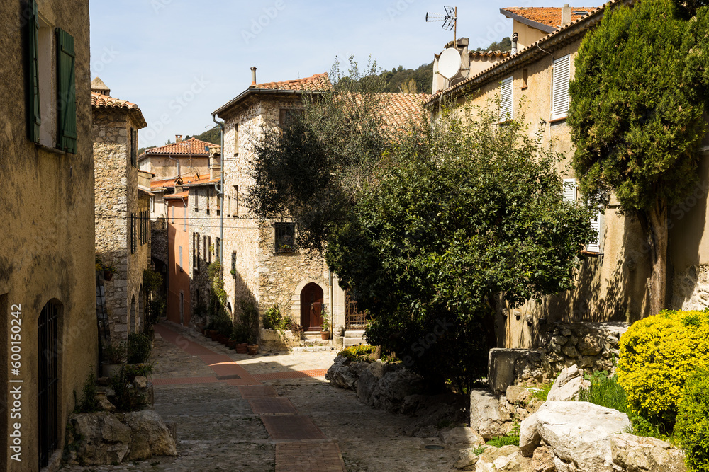 Ruelle du village médiéval de La Turbie, sur les hauteurs de Monaco