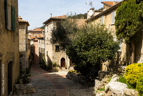 Ruelle du village médiéval de La Turbie, sur les hauteurs de Monaco