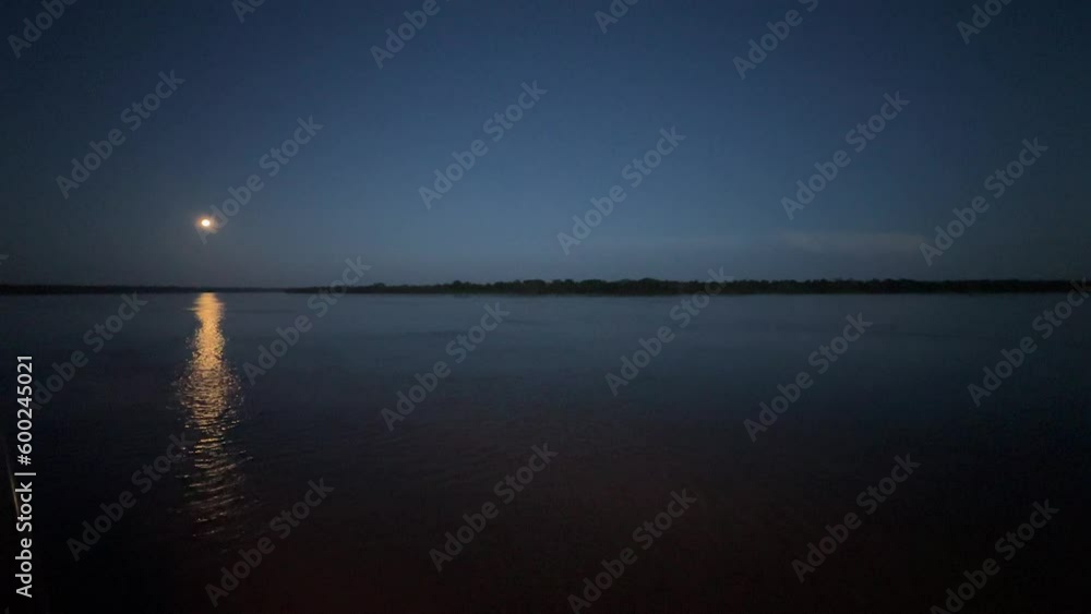 Vollmond über dem Amazonas Vollmond über dem Amazonas
