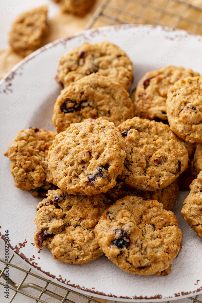 Healthy breakfast cookies with oatmeal, pecans and cranberry Healthy breakfast cookies with oatmeal, pecans and cranberry
