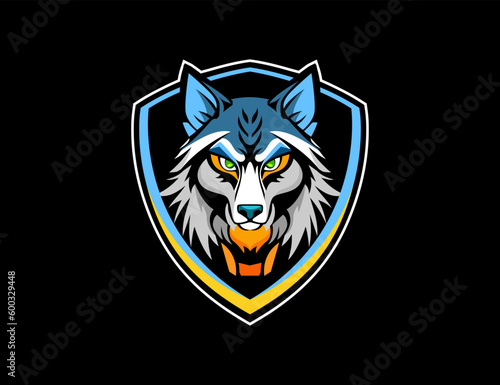 Free vector wolves mascot esport logo design