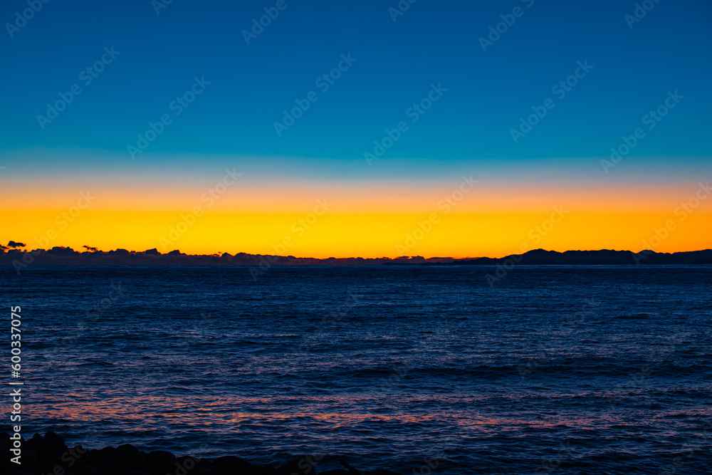 Obraz premium A sunset photography of the coast in Heda Shizuoka telephoto shot