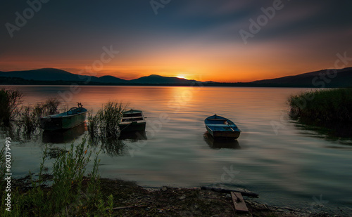 Jezioro, zachód słońca © Iwona