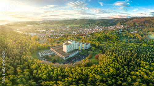 Panorama über den Ort Friedrichroda in Thüringen photo