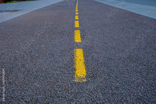 Yellow markings on the highway. © Сергей Лаврищев