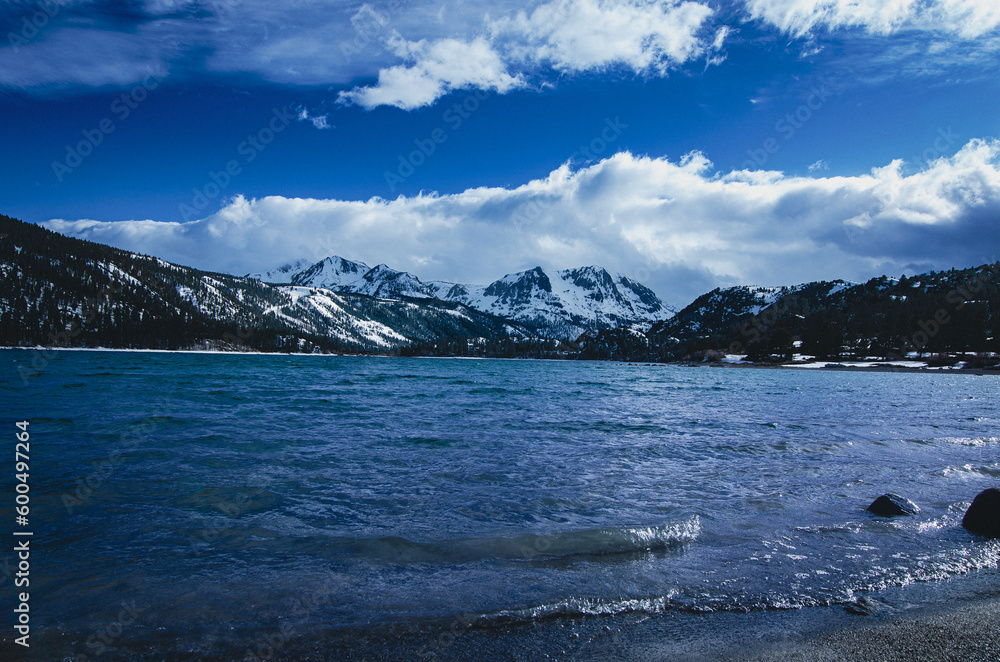 Obraz premium lake in winter