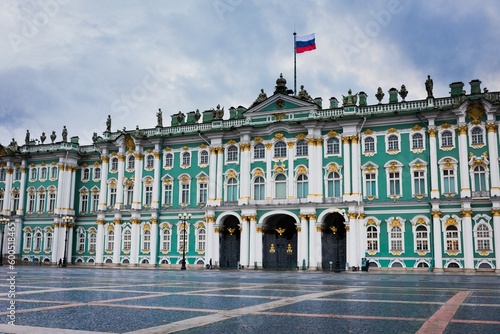 Vista de la fachada del museo del Hermitage  en Sant Petersburgo, Rusia. photo